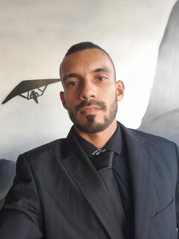 Foto de Hellyton